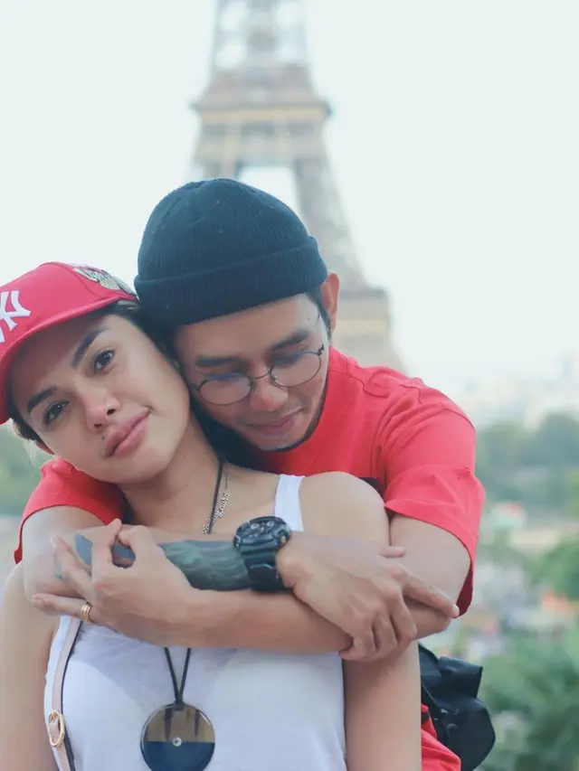 Potret Kedekatan Nikita Mirzani dan Penata Rambutnya, Bak Kakak Adik