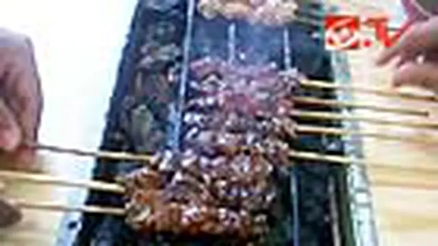 Sensasi Memanggang Sate dengan Batu Lava