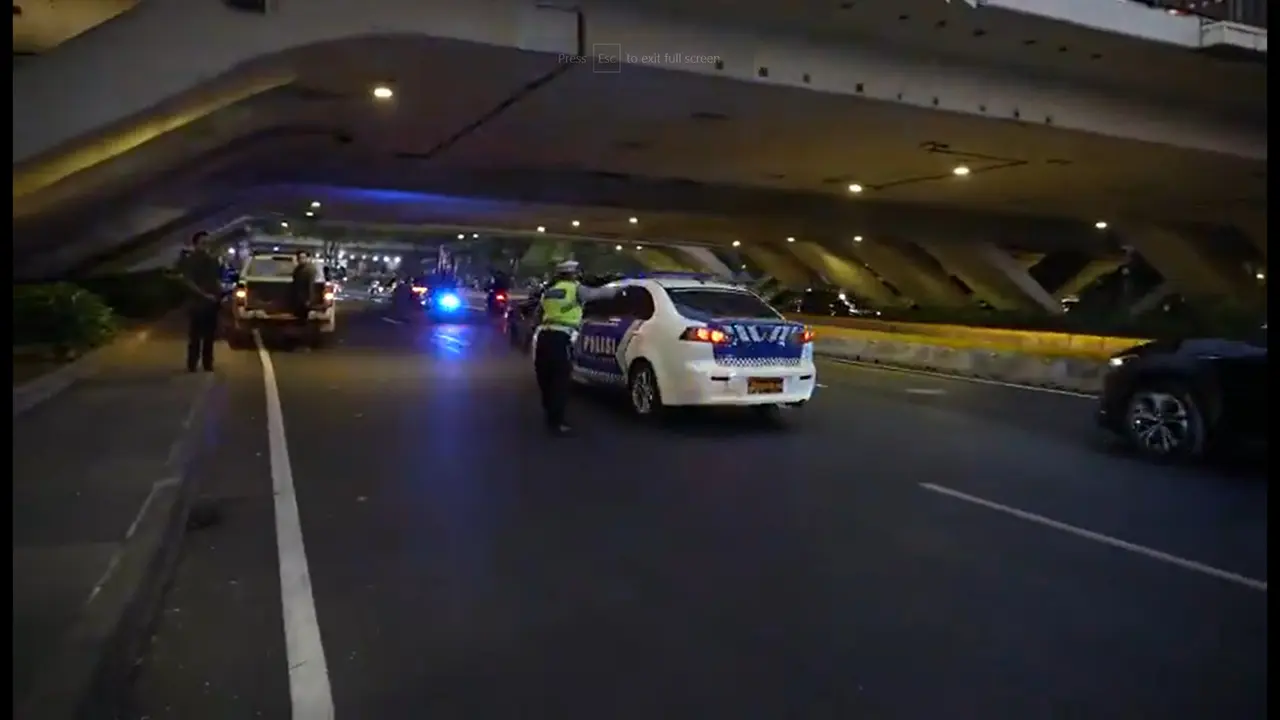 Mobil Polisi Terobos Rombongan Delegasi KTT ASEAN, Warganet: Polisi Kok Ngatain Polisi