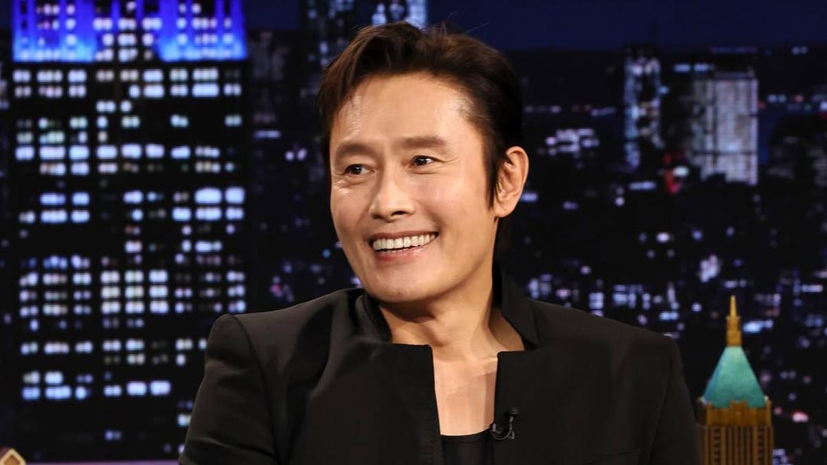 Lee Byung-hun Curi Perhatian dengan Jam Tangan Panda yang Langka Senilai Rp16 Milyar, Cuma Ada 9 di Dunia