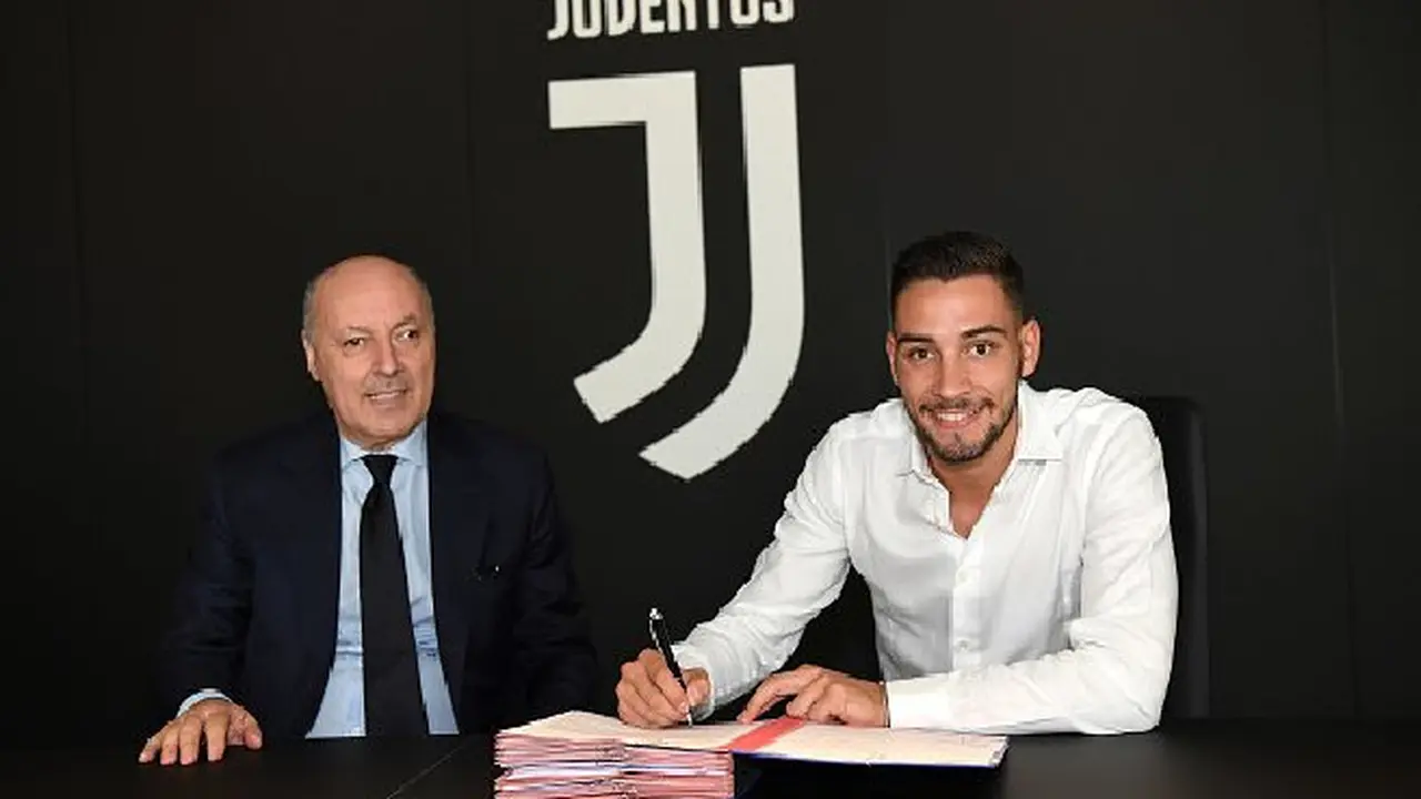 Mattia De Sciglio Sepakat Gabung Juventus
