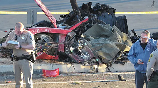 [VIDEO] Lokasi Kecelakaan Paul Walker Masih Ramai