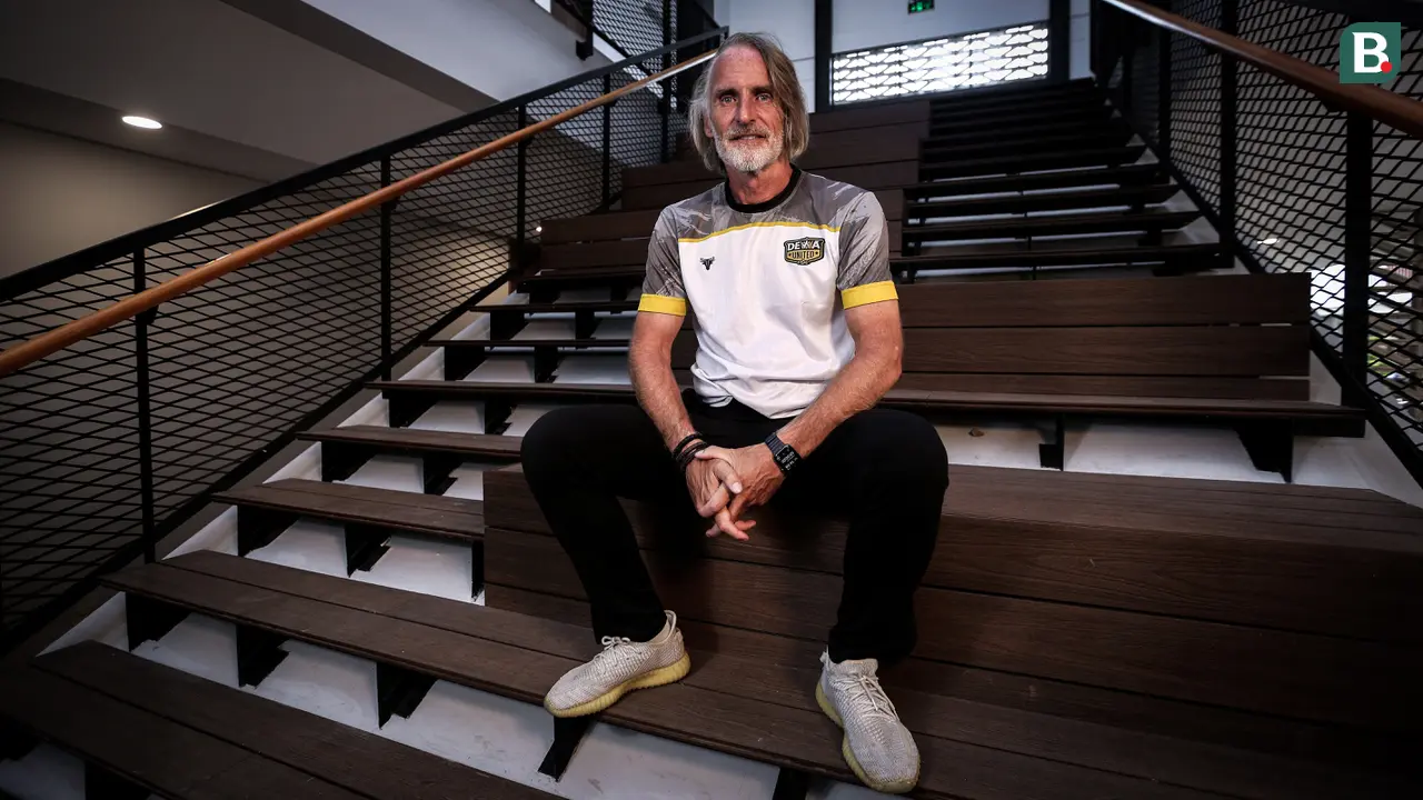 Pelatih Dewa United Jan Olde Riekerink