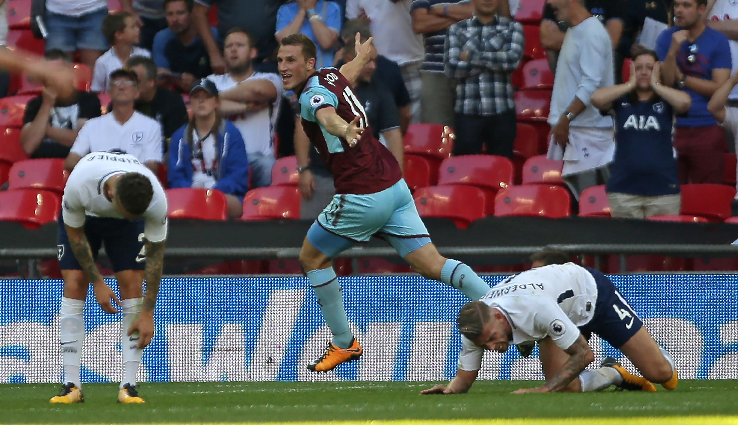 Burnley dan Tottenham Hotspur pada pertemuan pertama Liga Inggris musim ini. (AFP/Daniel Leal-Olivas)