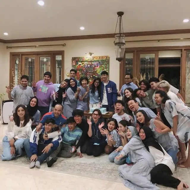 Perayaan ulang tahun Arie Nugroho yang ke-20 (Foto: Instagram @dari.jendelasmp_ )
