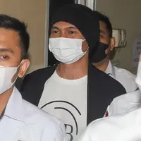 Anji menjalani pemeriksaan pada Senin (14/6/2021).