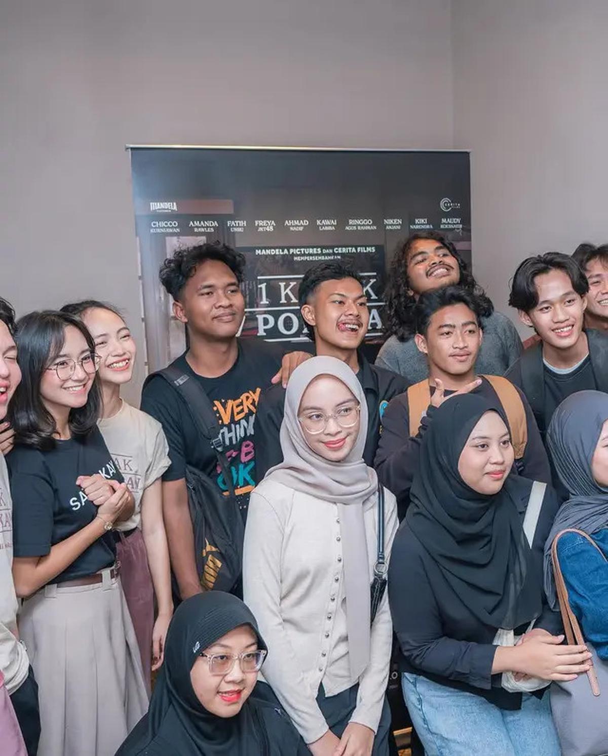 6 Potret Pemain Film 1 Kakak 7 Ponakan Cinema Visit, Raup 147 Ribu hingga Hari Ketiga