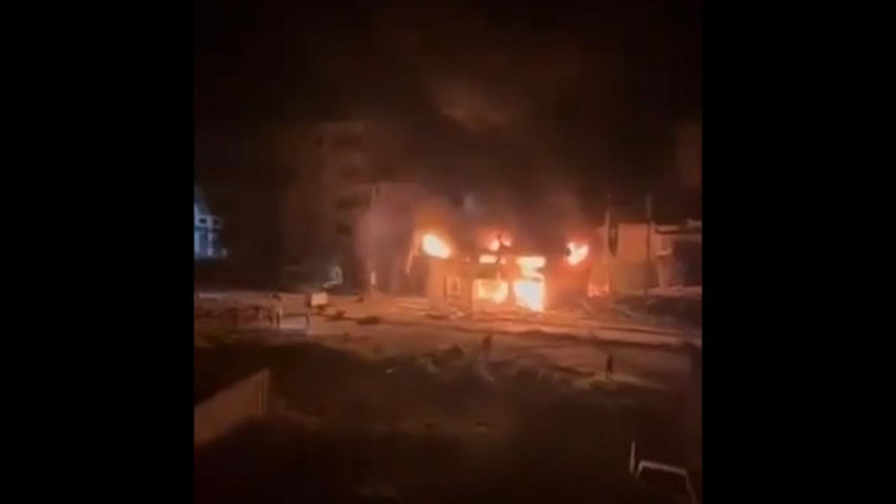 Teriakan Minta Tolong Wanita Palestina Terjebak di Kobaran Api