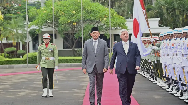 Menteri Pertahanan RI Sjafrie Sjamsoeddin menerima Menteri Pertahanan Jepang Nakatani Gen di Kantor Kementerian Pertahan Jalan Medan Merdeka Barat, Jakarta Pusat, Selasa (7/1/2024).