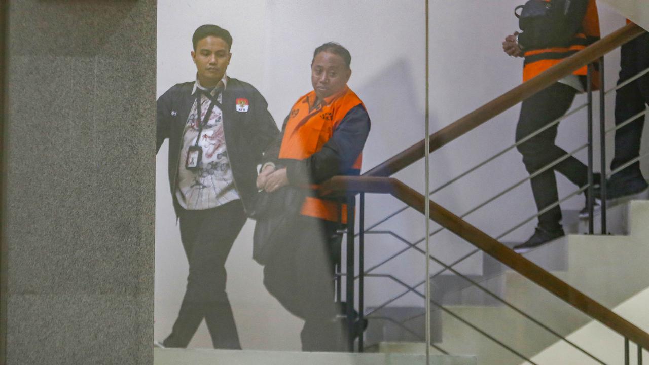 KPK Tahan Rektor Unsoed Usai OTT Penerimaan Mahasiswa Baru