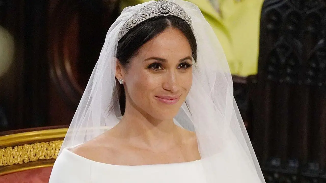 [Bintang] Selain Dilarang Selfie, Meghan Markle Tidak Boleh Lagi Mengenakan Fashion Item Ini