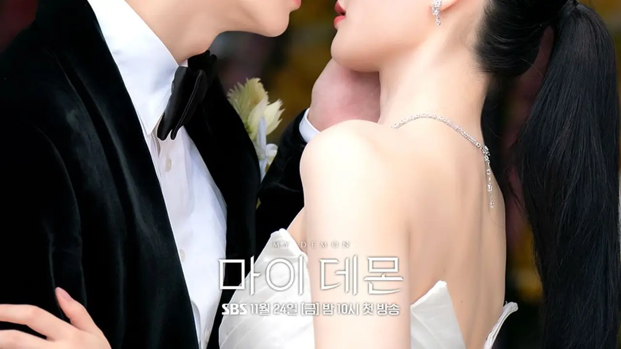 Song Kang dan Kim Yoo Jung dalam drakor My Demon
