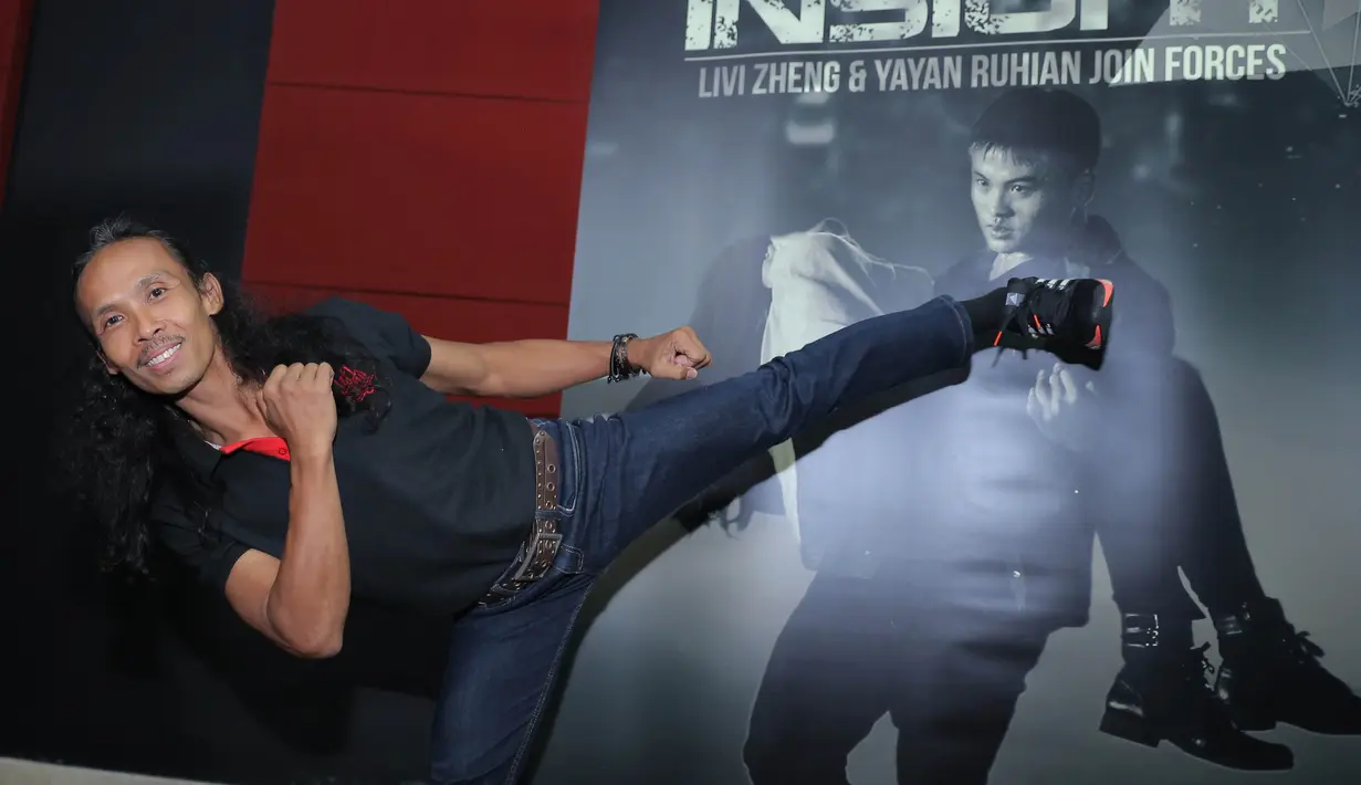 "Syutingnya sudah selesai. Durasi 10 menit adegan scene fighting kita buat. Saya hanya sebagai koreografer aja, jadi 10 hari syuting saya bawa lima tim," kata Yayan. (Andy Masela/Bintang.com)