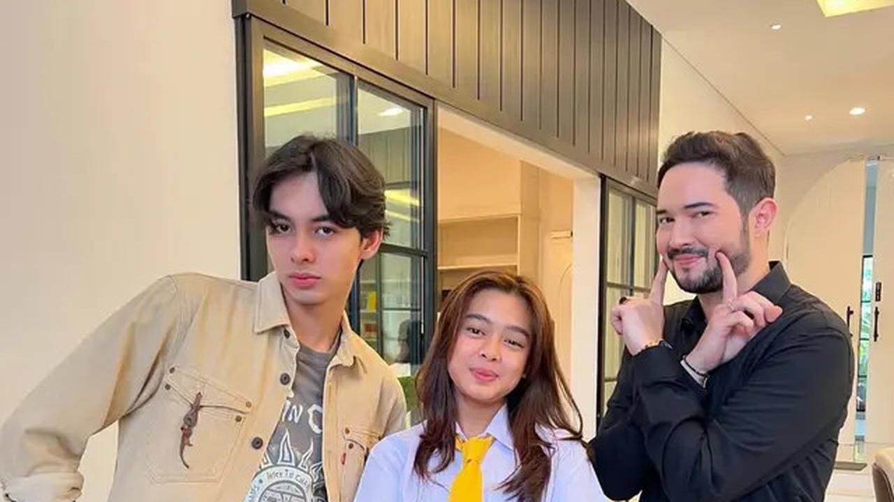 6 Potret Aqeela Calista di Lokasi Syuting Sinetron Asmara Gen Z, Penampilan Lebih Fresh