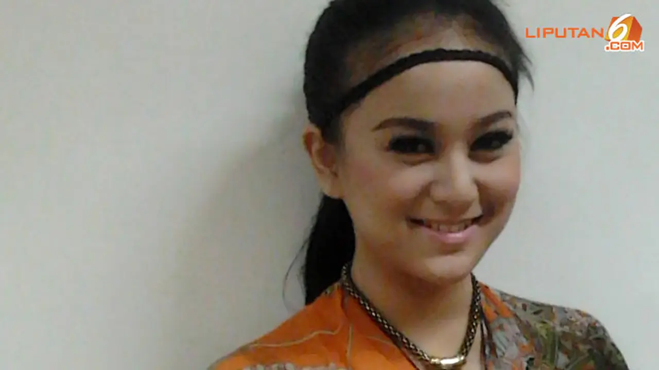 juwita-bahar-130829b.jpg