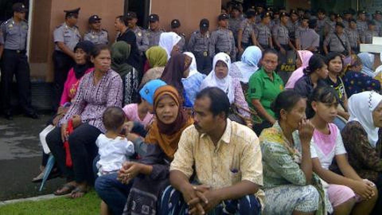 Digembosi', 400 perangkat desa batal hadiri sidang bambu