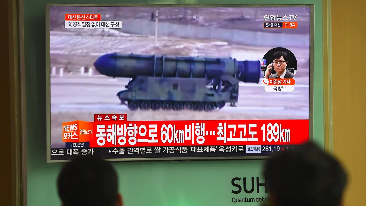 20170405-Korea Utara Tembakkan Rudal Tak Dikenal-AFP