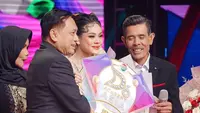 Potret Kenangan Melly Lee Bersama Sang Ayah