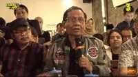 Calon Wakil Presiden (cawapres) nomor urut 03 Mahfud Md melakukan tanya jawab dengan pendukungnya dalam acara Tabrak Prof! di Semarang, Jawa Tengah, Selasa (23/1/2024). (Tangkapan Layar YouTube EnamPlus)