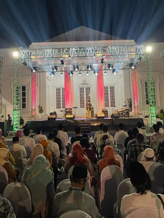 <p>Suasana peresmian kota tua Pasuruan menjadi destinasi wisata bersejarah, Kamis (5/5/2022). Gedung-gedung bersejarah milik BUMN akan dimanfaatkan untuk wisata lokal sebagai bentuk kerja sama Pemerintah kota Pasuruan dengan Kementrian BUMN. (Dok Istimewa)</p>