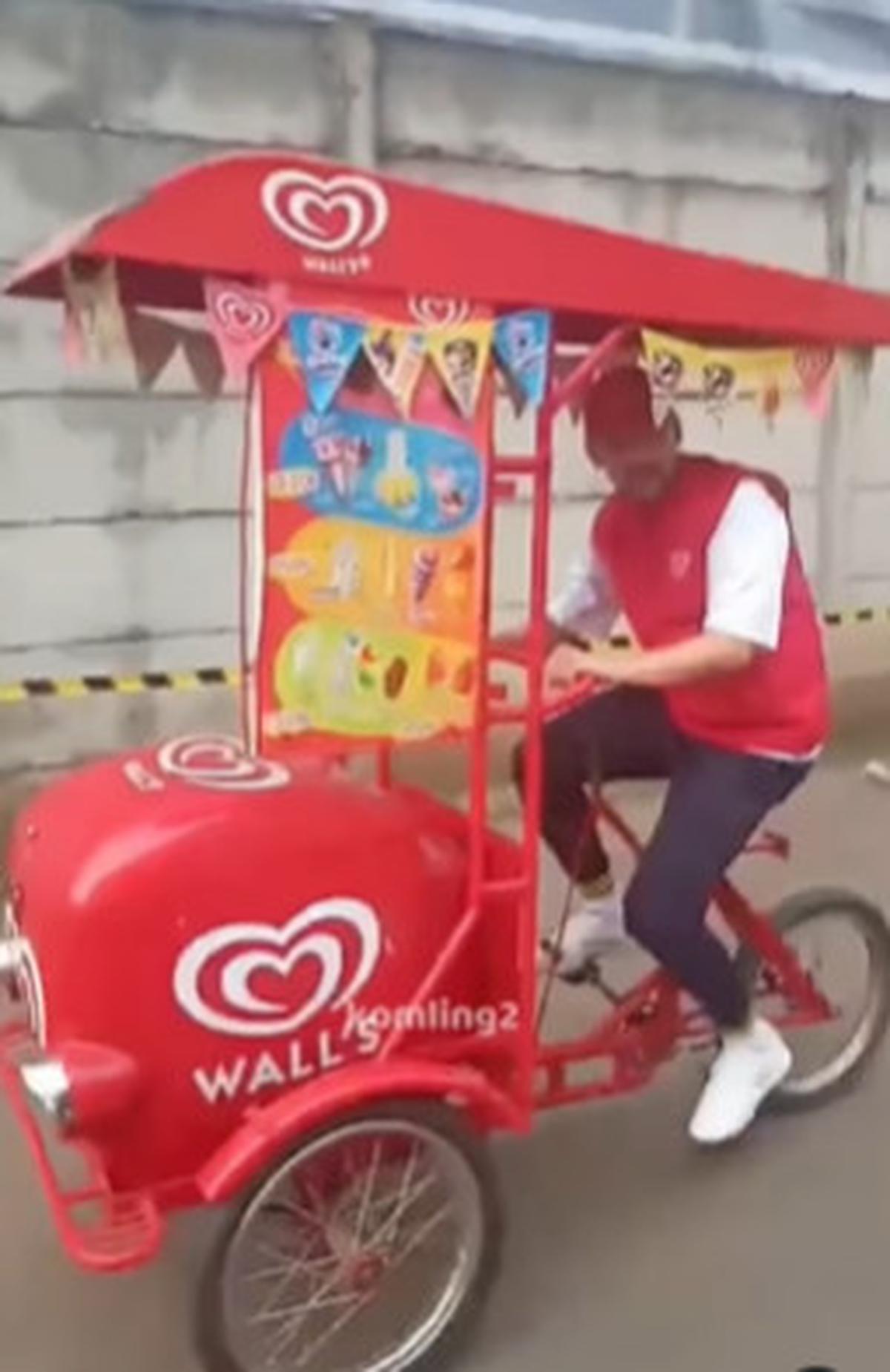 Momen Sandy Walsh Mendadak jadi 'Penjual' Es Krim
