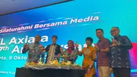 Presdir sekaligus CEO XL Axiata Dian Siswarini bersama BOD XL Axiata di acara ulang tahun ke-27 XL Axiata, Senin (9/10/2023). (Liputan6.com/ Agustin Setyo Wardani)