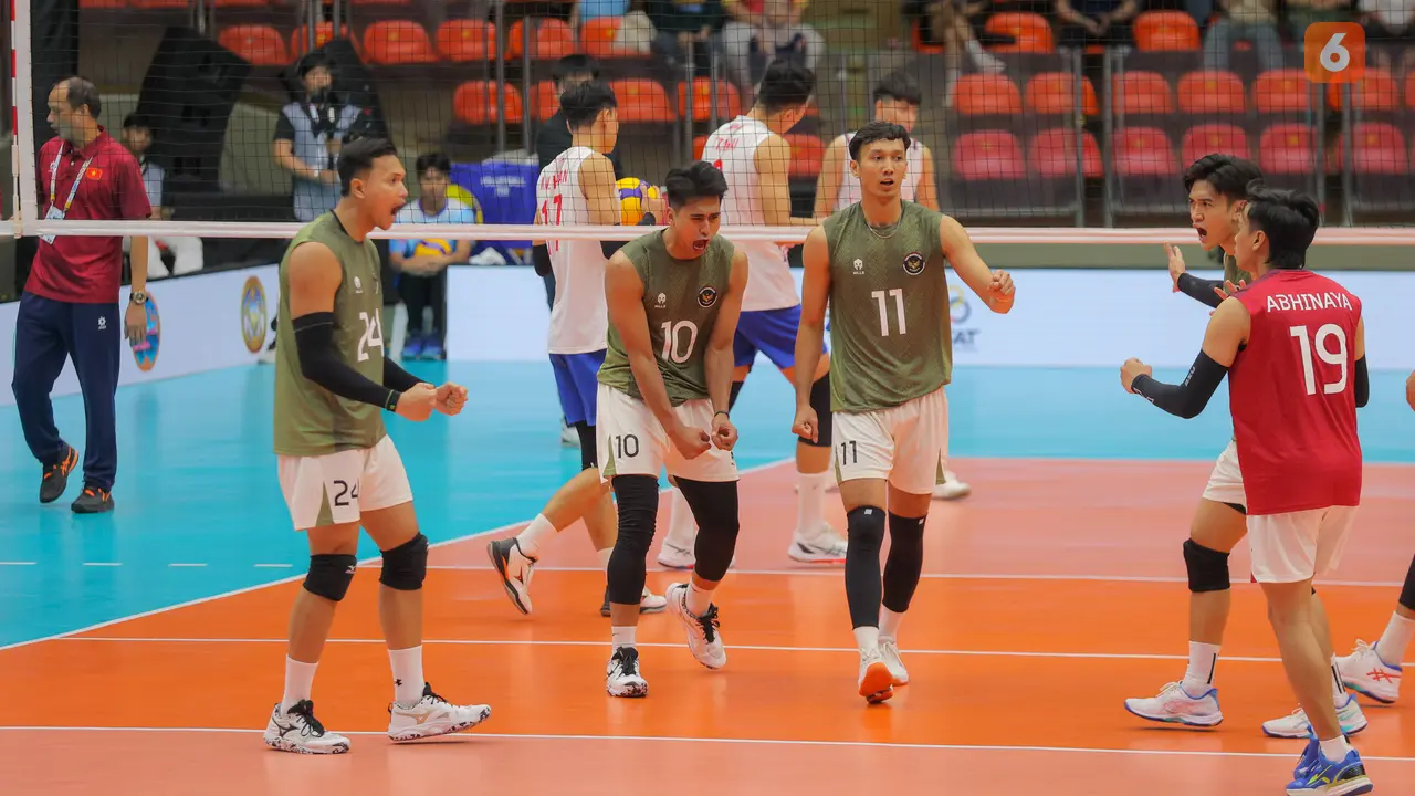 Foto: Laga Sengit Timnas Voli Indonesia Melawan Vietnam di SEA Games 2025, Indonesia Menang Comeback 3-2