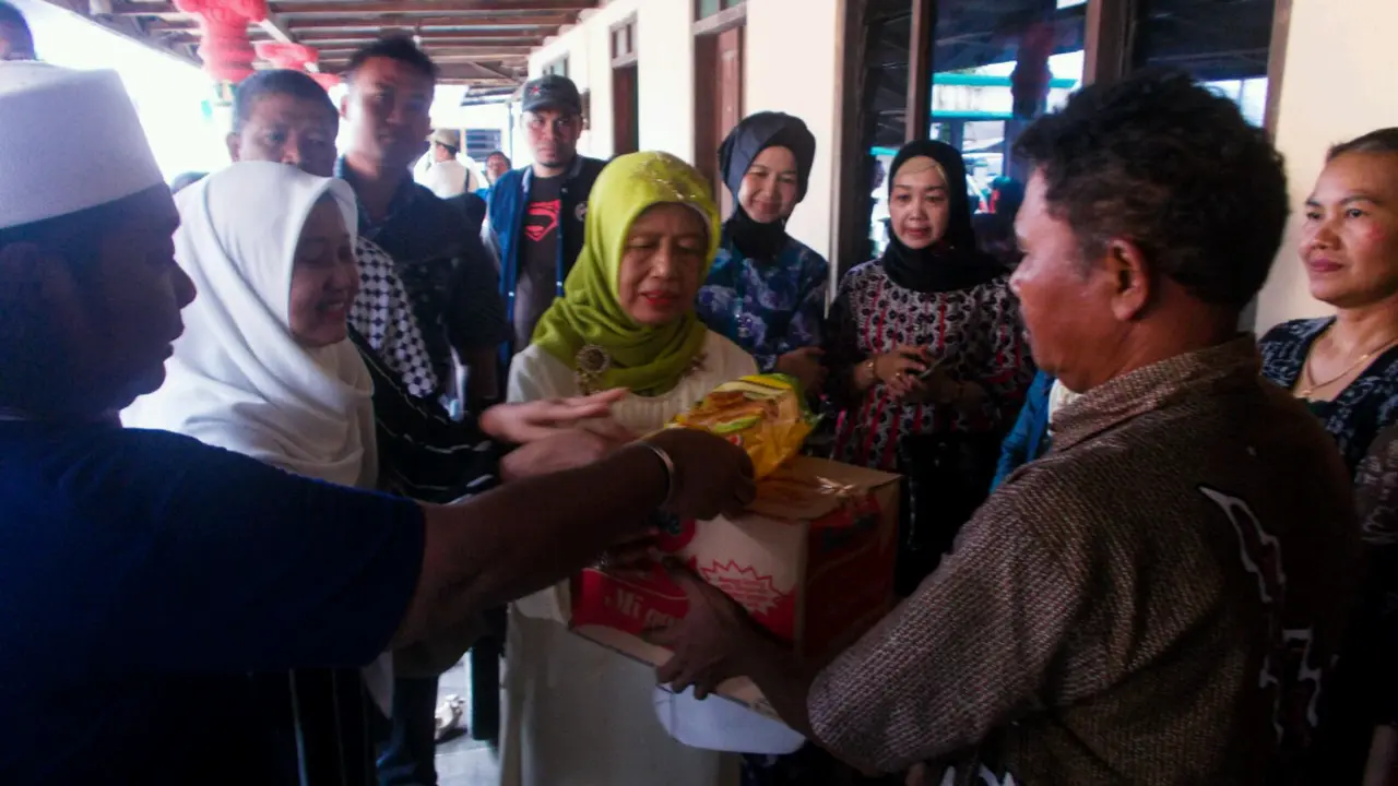 Bantuan Ibu Jokowi Banjir Jateng