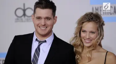 Michael Bublé dan Luisana Lopilato bersiap menyambut anggota keluarga baru. Kini keduanya dipastikan menanti seorang bayi perempuan.