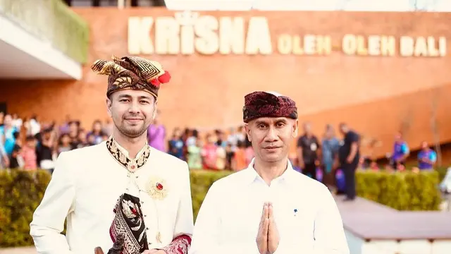 7 Pesona Raffi Ahmad dan Nagita Slavina saat Berbusana Adat Bali