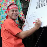 Hidup sebagai seorang selebriti bukan lah hal yang mudah. Seperti yang dikatakan Ramzi, bahwa setiap kisah kehidupan para selebriti selalu tersorot publik melalui pemberitaan di media. (Deki Prayoga/Bintang.com)