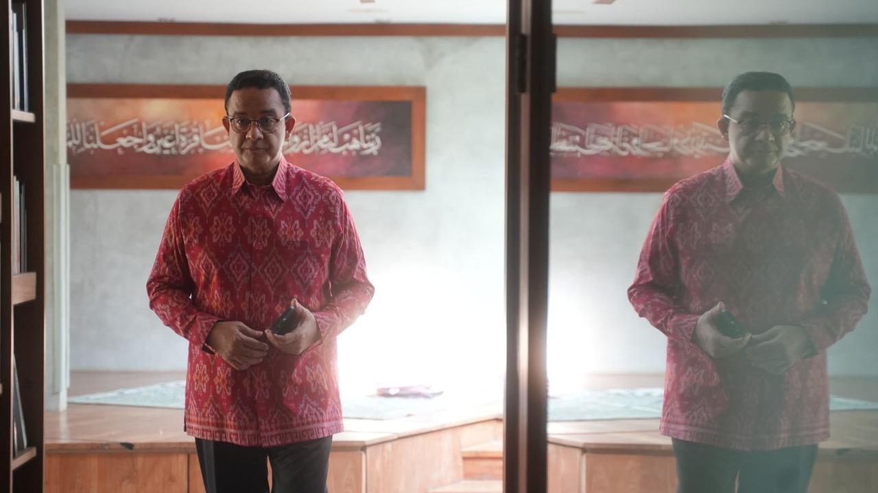Baju Merah dan Arti Kaligrafi di Balik Foto Anies Baswedan Jelang Dicalonkan Cagub DKI Jakarta