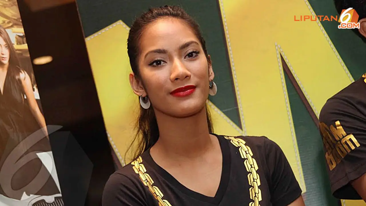 tara-basro-140220b.jpg