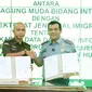 Jaksa Agung Muda Intelijen (Jamintel) Kejaksaan Agung (Kejagung) Reda Manthovani melaksanakan Penandatanganan Adendum Perjanjian Kerja Sama dengan Direktorat Jenderal (Ditjen) Imigrasi. (Foto: Istimewa).