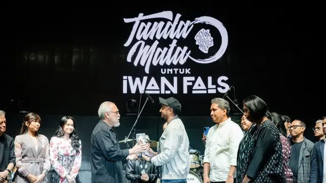 [Fimela] Konser Tanda Mata Glenn Fredly Untuk Iwan Fals