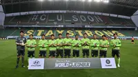 Jeonbuk Motors Vs Suwon Bluewings di Jeonju World Cup Stadium, Jumat (8/5/2020). (AFP/Jung Yeon-je)