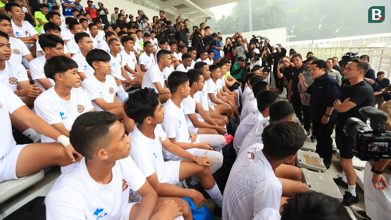 Ketua umum PSSI, Erick Thohir menyapa para pemain seleksi Garuda Select