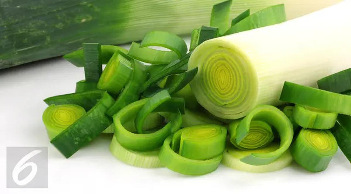 Rahasia Daun Bawang dan Seledri Tetap Segar Hingga 2 Minggu di Kulkas