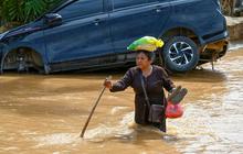 FOTO: Wilayah Masih Tergenang, Situasi Paska Banjir Bandang  di Tapanuli Tengah Belum Pulih