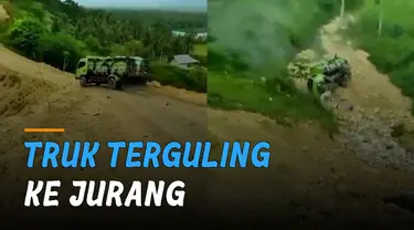 Beredar video sebuah truk tergelincir di jalanan tanah dan terguling ke jurang.