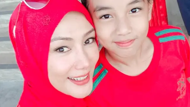 6 Momen Kebersamaan Erra Fazira Mantan Istri Engku Emran dan Buah Hati, Kompak