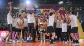 Selebrasi para pemain Jakarta Bhayangkara Presisi merayakan gelar juara PLN Mobile Proliga 2024 setelah mengalahkan Jakarta LavAni Allobank Electric 3-1 (28-30, 25-22, 25-22 dan 25-23) pada laga grand final di Indonesia Arena, Senayan, Jakarta, Minggu (21/7/2024). (Bola.com/Bagaskara Lazuardi)