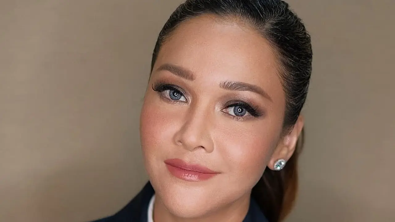 Potret Maia Estianty Pamer Rambut Penuh Uban (sumber: instagram/@maiaestiantyreal)