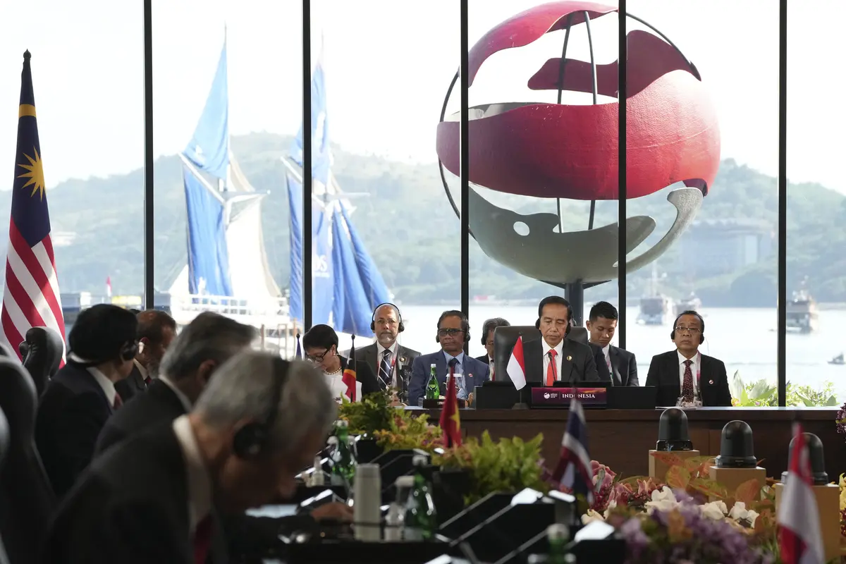 Jokowi Resmi Buka KTT ke-42 ASEAN 2023 di Labuan Bajo