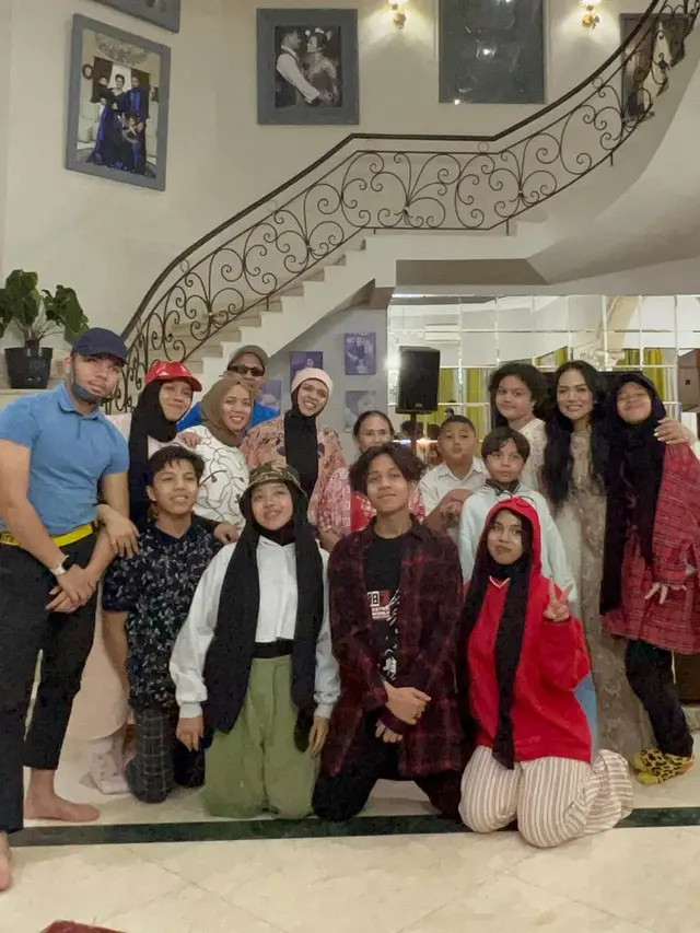 [Fimela] Krisdayanti dan Lenggogeni Faruk