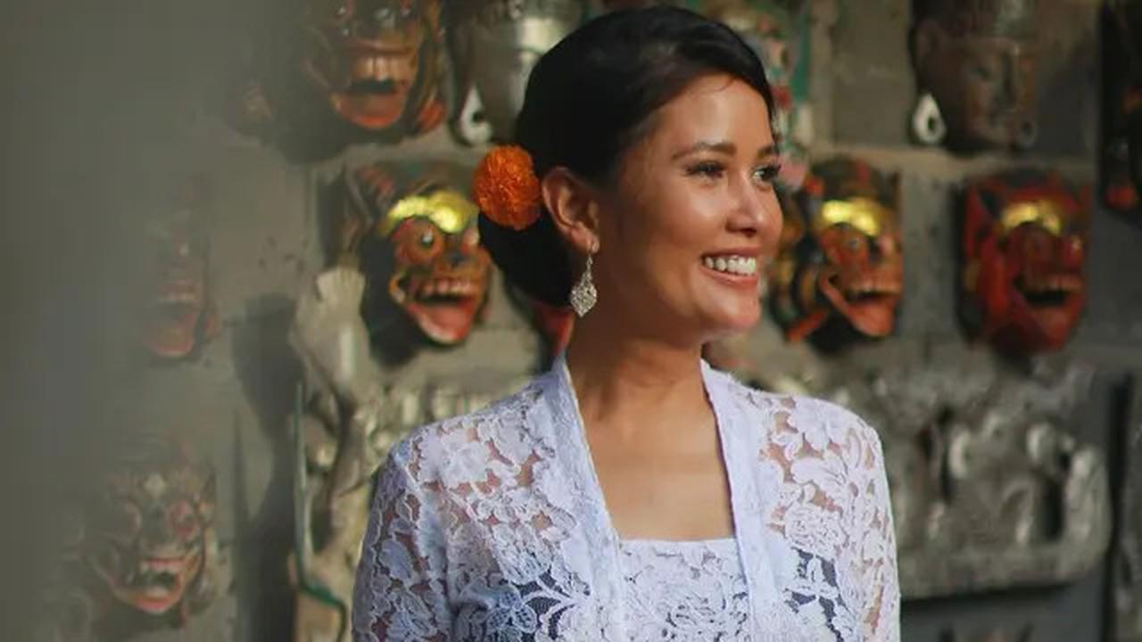 Gaya Kebaya Putih Ala Artis yang Menjadi Inspirasi Fashion, dari Mahalini hingga Sarah Menzel