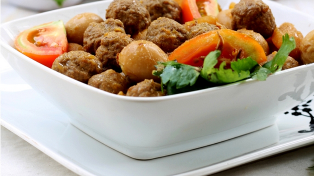 Menu Maksi: Semur Bola Daging dan Telur Puyuh