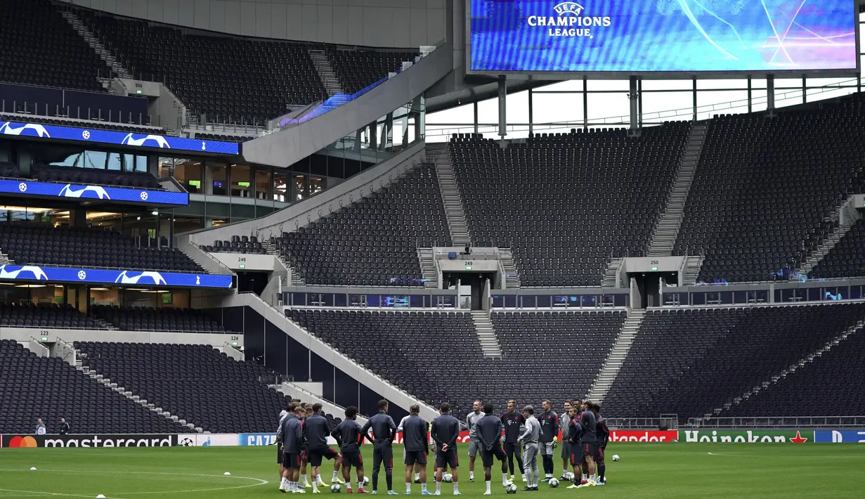 Suasana sesi latihan tim Bayern Munchen di Tottenham Hotspur Stadium di London, Inggris (30/9/2019). Munchen akan bertanding melawan tuan rumah Tottenham Hotspur pada grup B Liga Champions. (AP Photo/Tess Derry)