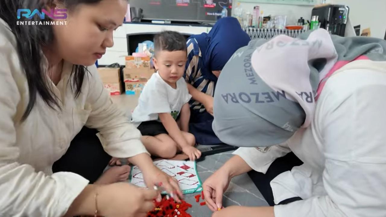 Potret Rayyanza Sidak Kantor, Beri Tugas Khusus Buat Karyawan yang Tadinya Santai Langsung Sibuk Semua