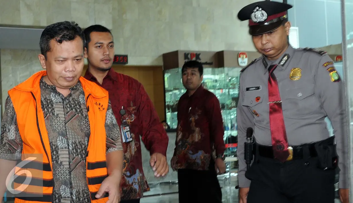 Santoso diperiksa KPK sebagai saksi kasus dugaan suap kepada Panitera PN Jakarta Pusat terkait putusan perkara perdata antara PT Kapuas Tunggal Persada dan PT Mitra Maju Sukses, Jakarta, Jumat (26/8). (Liputan6.com/Helmi Afandi) 